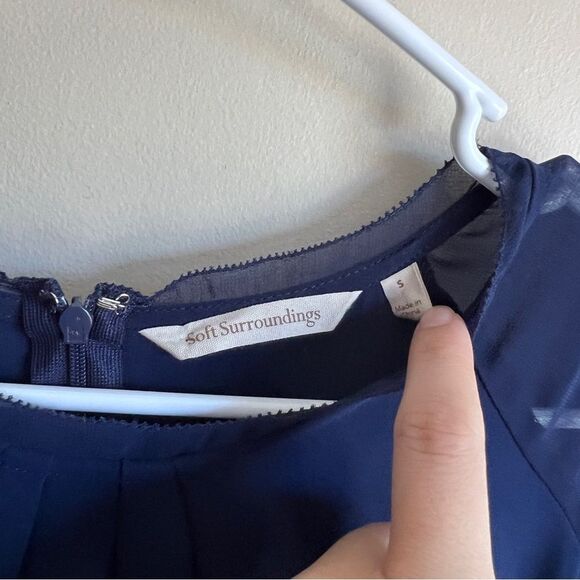 Soft Surroundings Navy Blue Zipper Back Mesh Trim Teagan Tunic Tank Top - Picture 2 of 4